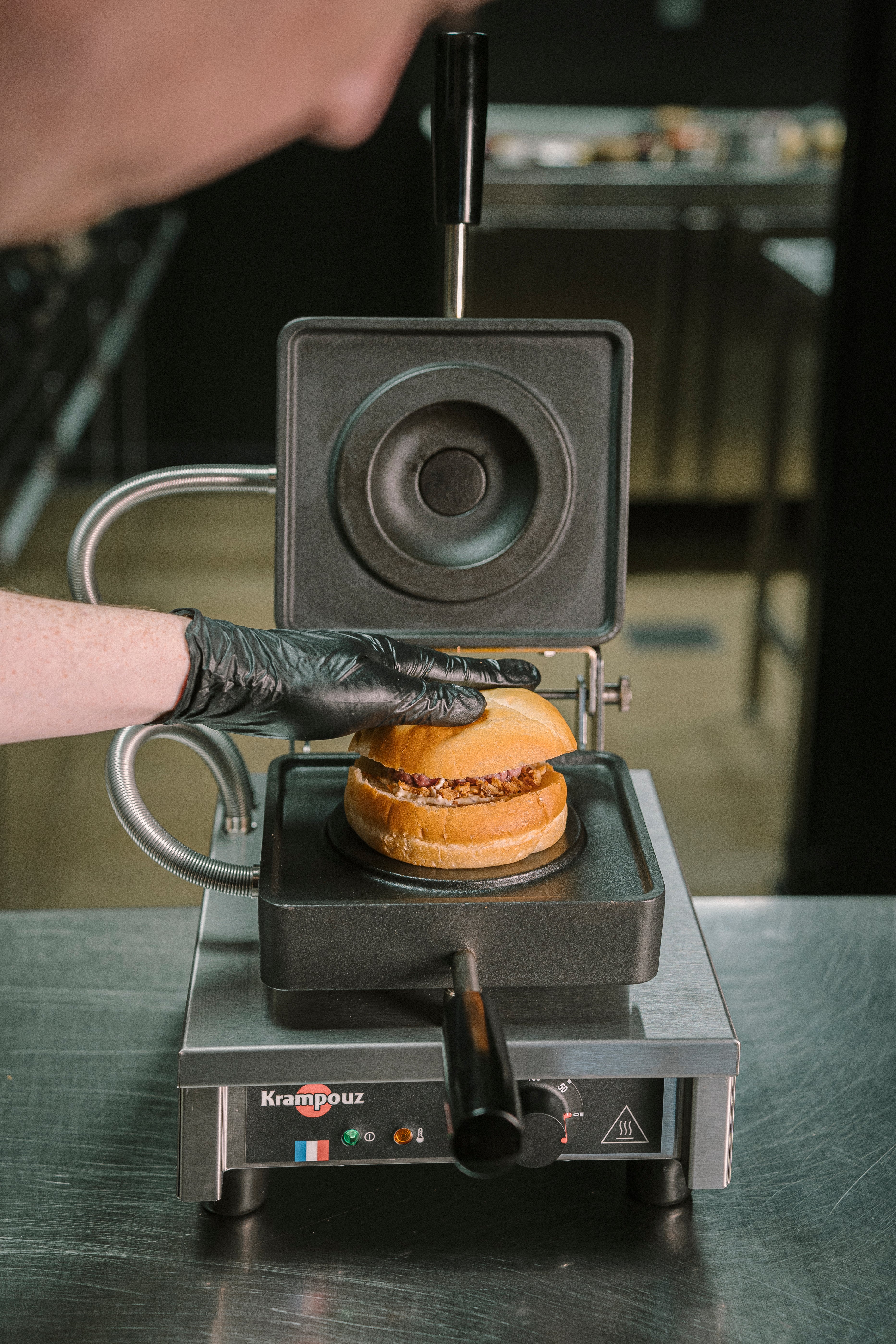 UFO-burgeri masin K-Presse 9 cm