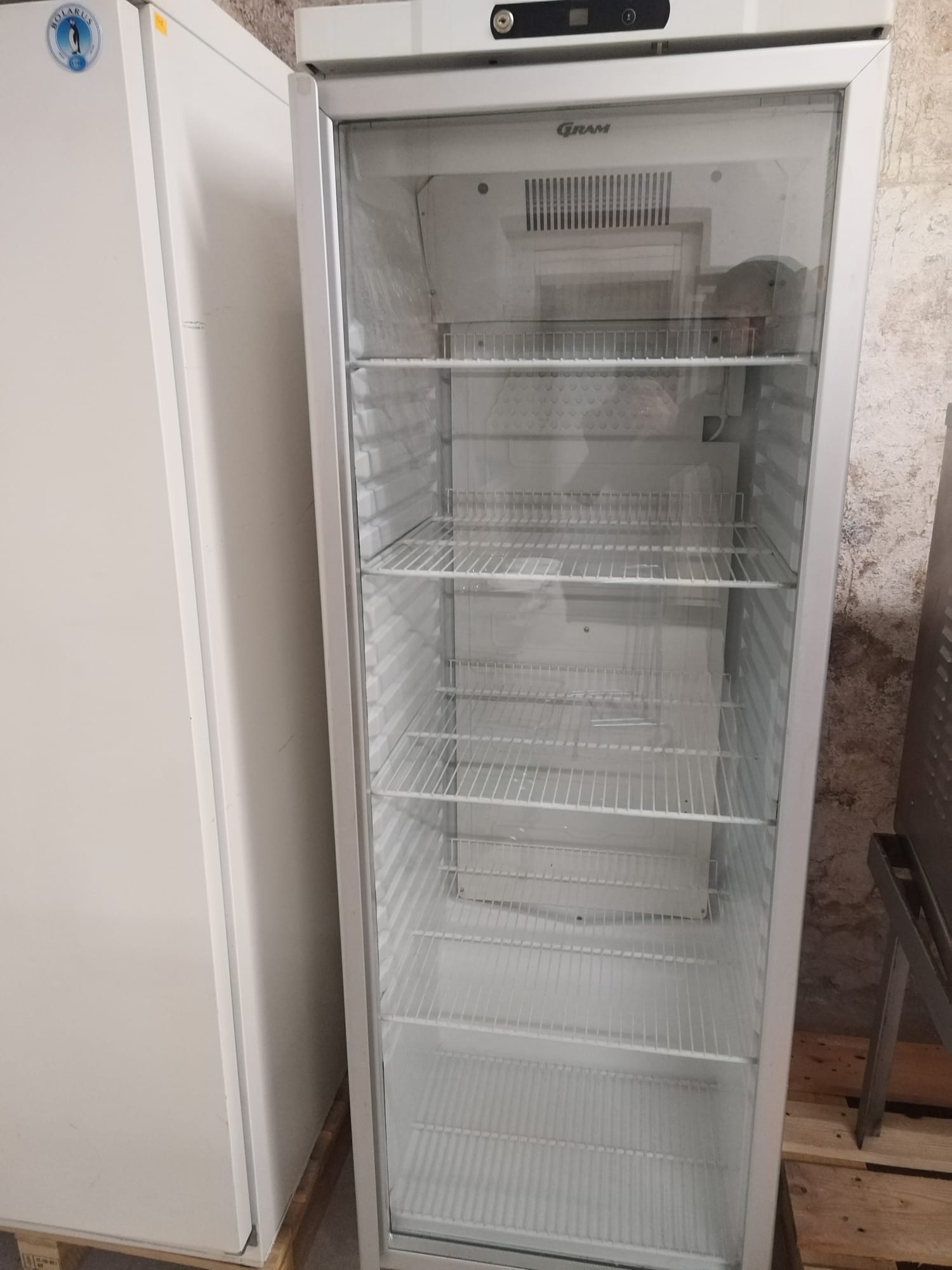 Kasutatud klaasuksega külmkapp Gram KG400LE