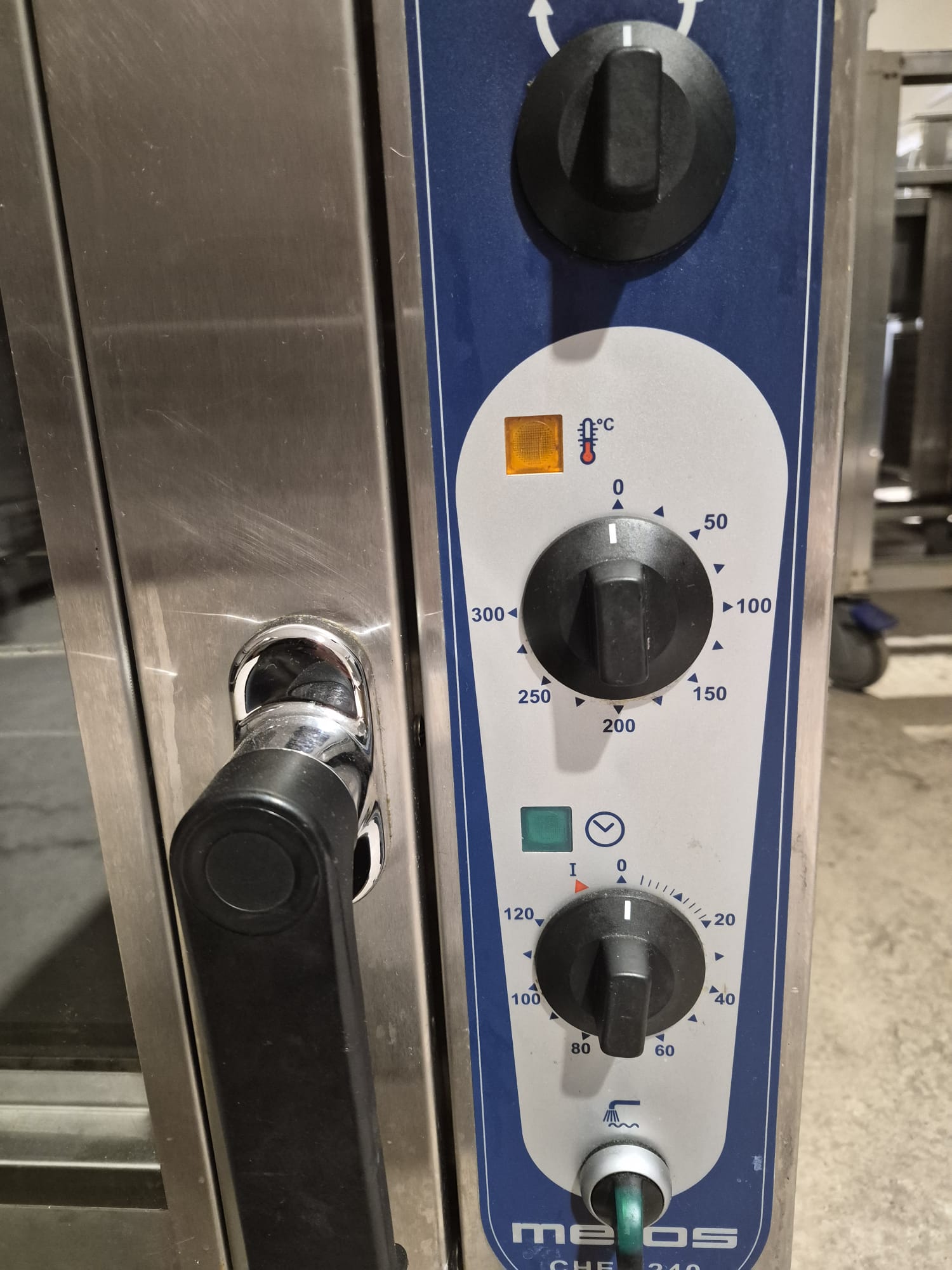 Kasutatud elektripliit ahjuga Metos Ardox S4/240