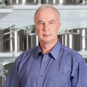 <strong>EDUARD TRUMM</strong>